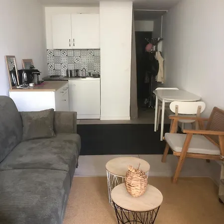Cozy 10 Min Walk Centre And Train Station! *