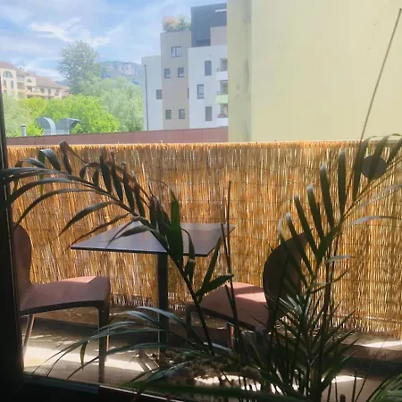 Cozy 10 Min Walk Centre And Train Station! Apartmán